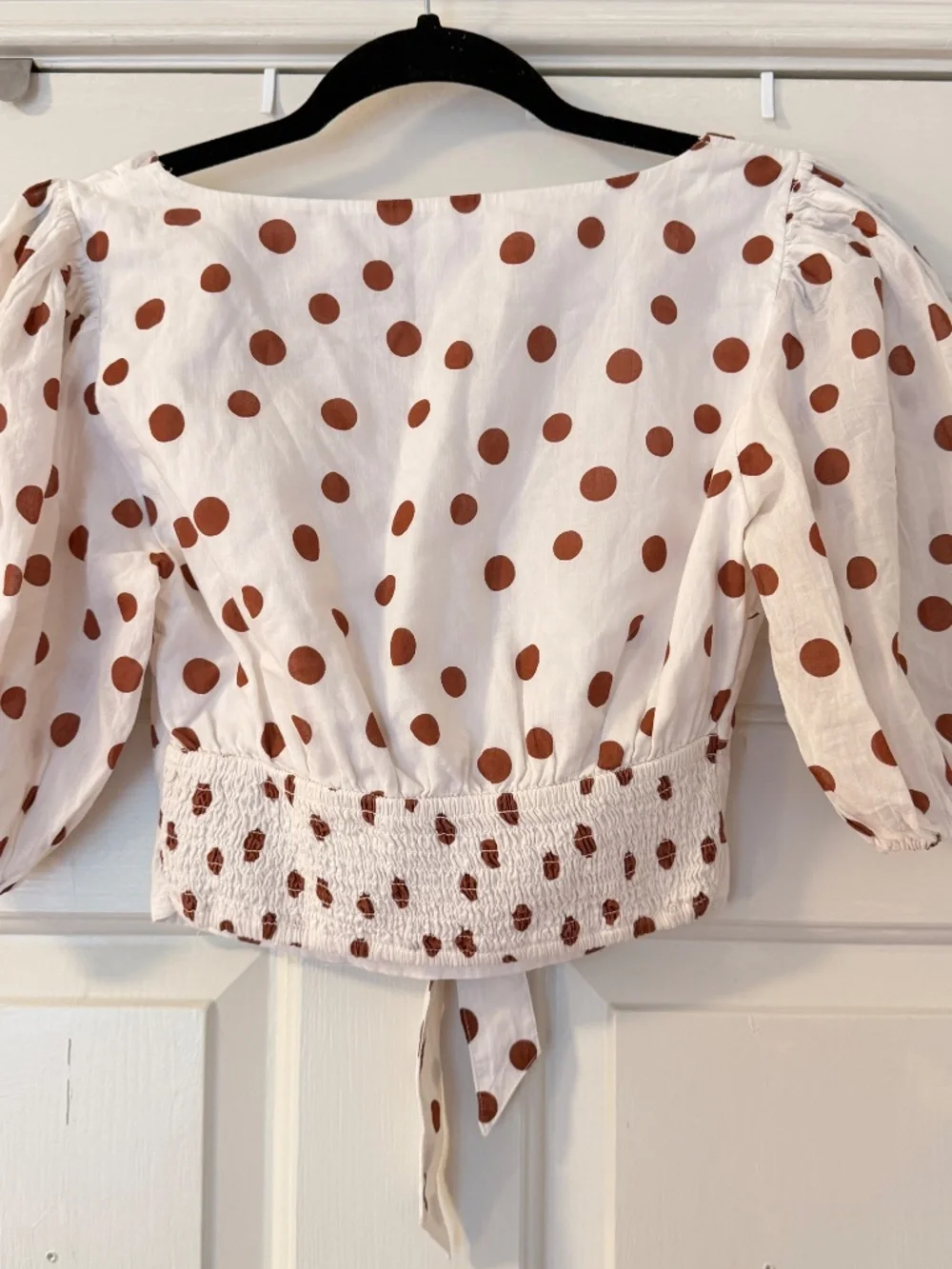 Abercrombie & Fitch Polka Dot Puff Sleeve Blouse Women's XS White Brown V-Neck.